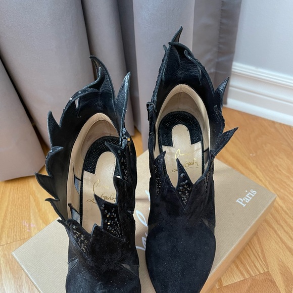 Authentic Christian Louboutin suede booties - Picture 7 of 10